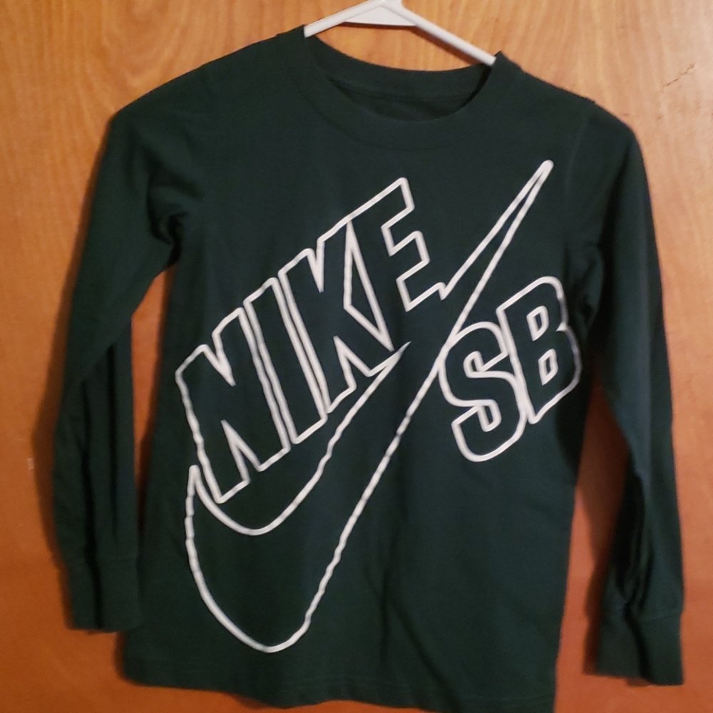Nike kids shirt
